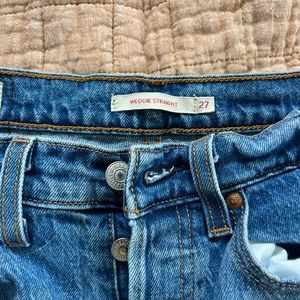 Levi Wedgie Straight - Size 27